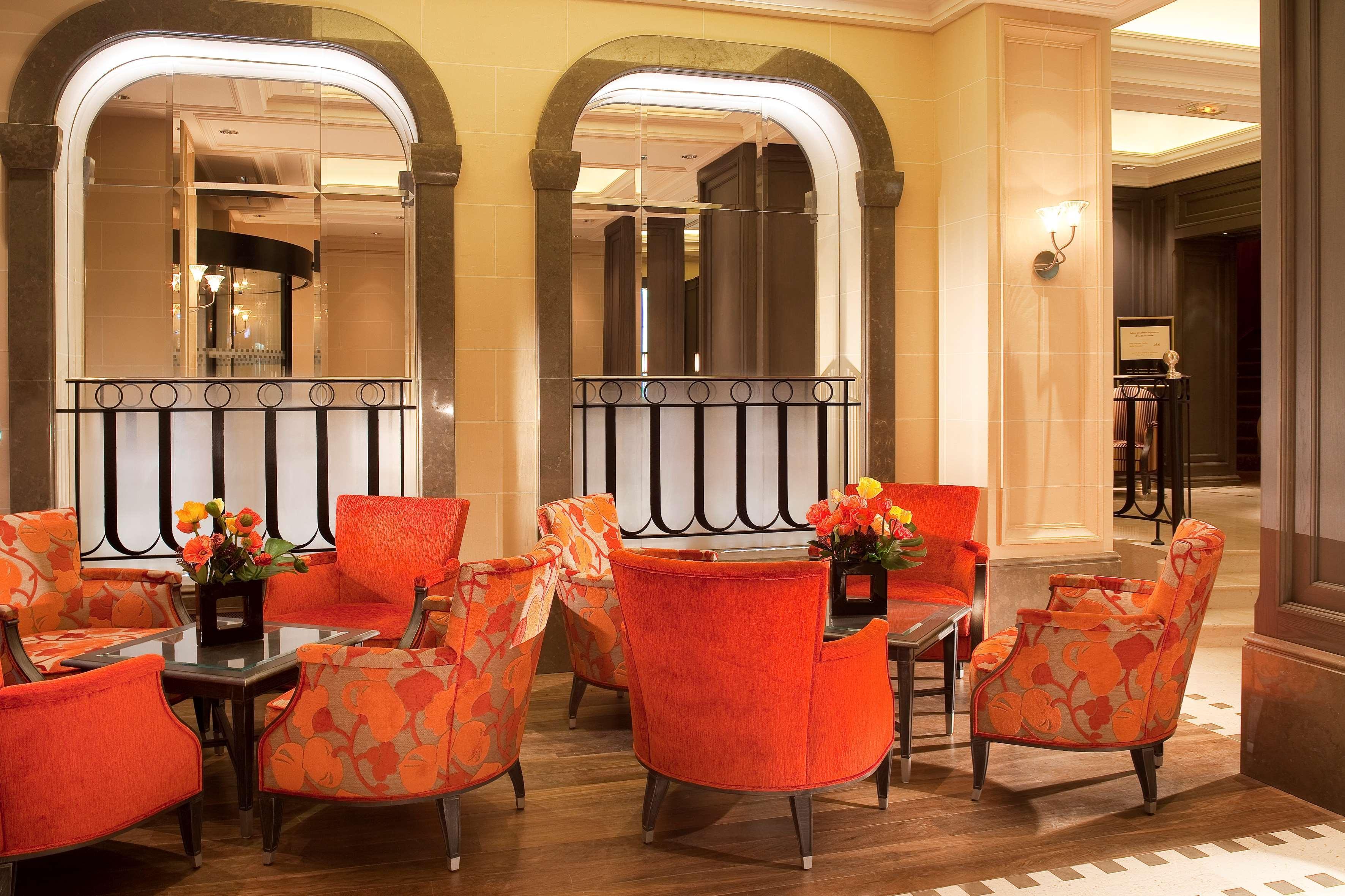 Hotel Chateau Frontenac Paris Interior photo