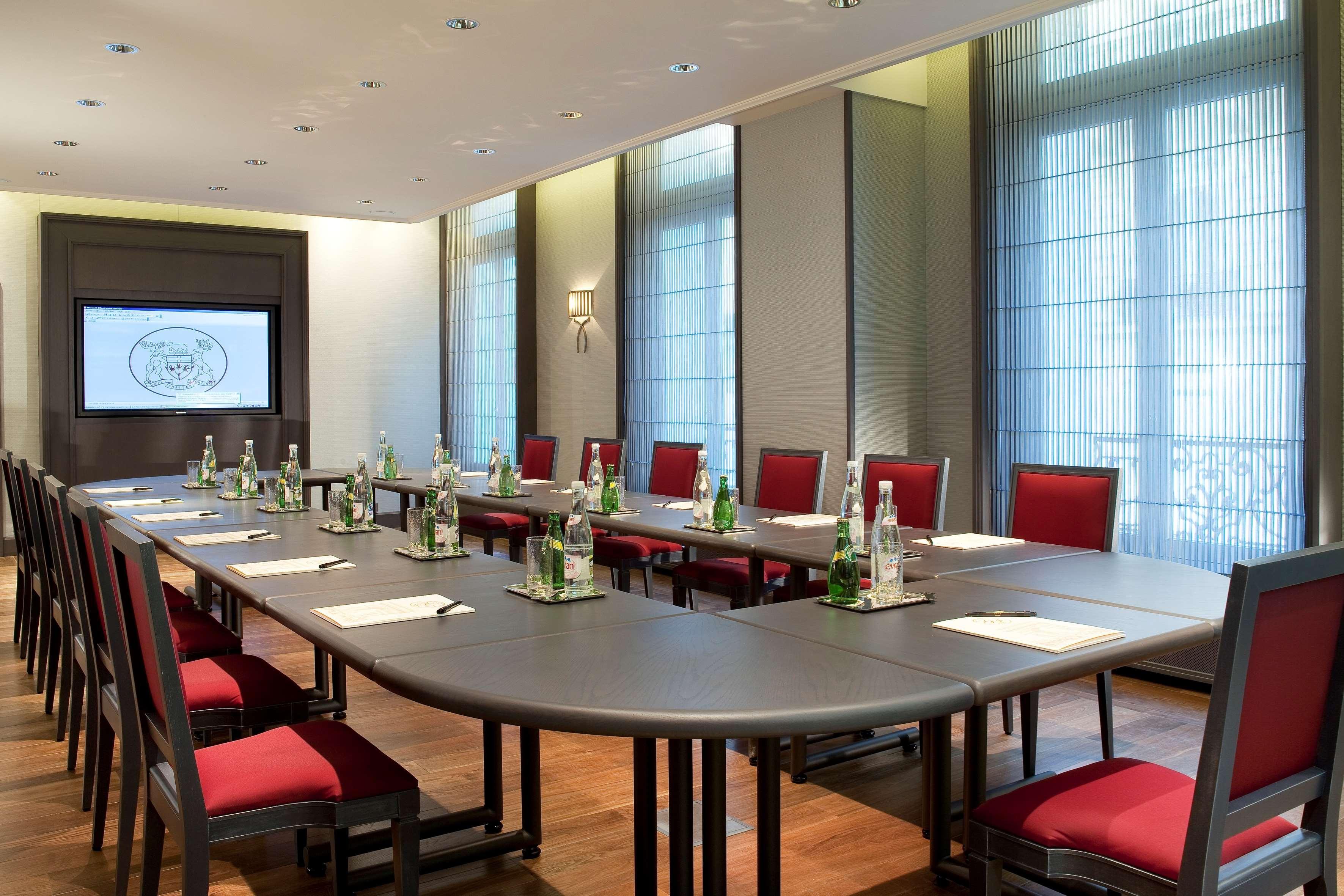 Hotel Chateau Frontenac Paris Business photo