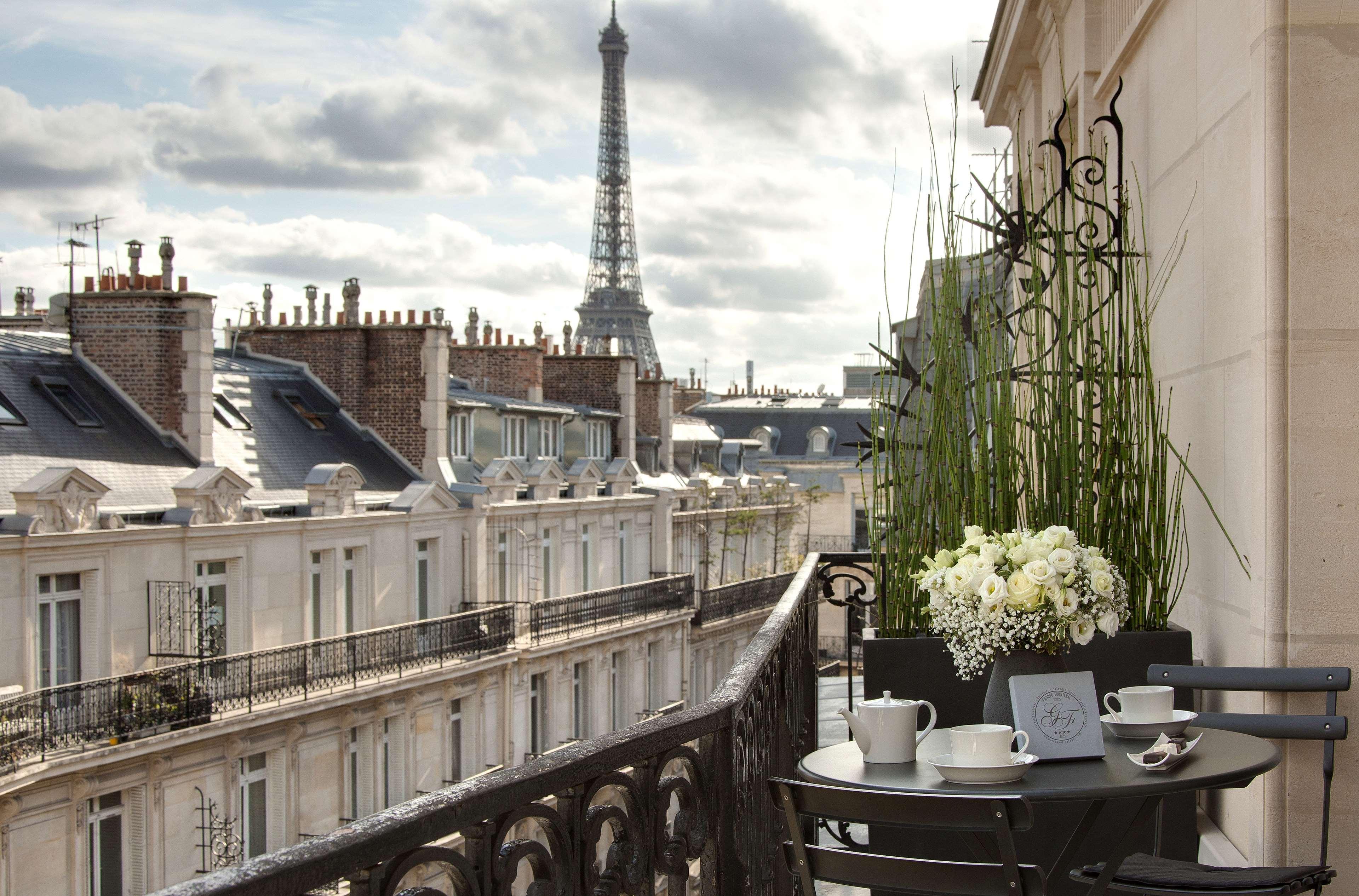 Hotel Chateau Frontenac Paris Exterior photo